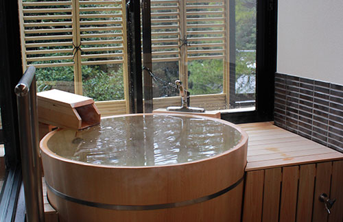 瑞雲 温泉付和室 半露天檜風呂 金沢 辰口温泉 まつさき