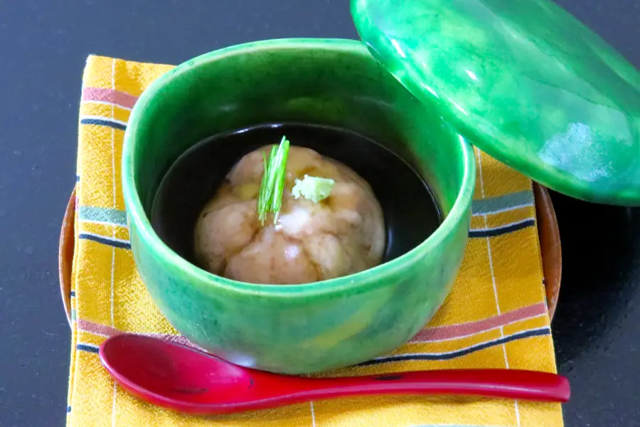 地元の旬の食材を使って月替りの懐石料理。2025年11月鳳凰棟旬彩懐石「蒸し物」