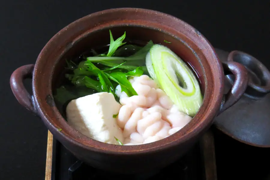 地元の旬の食材を使って月替りの懐石料理。2025年11月鳳凰棟旬彩懐石「白子鍋」